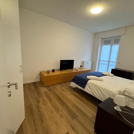 Апартаменты 15Min Metro Duomo - Rho Fiera - Skyscraper Kitchen Милан Экстерьер фото