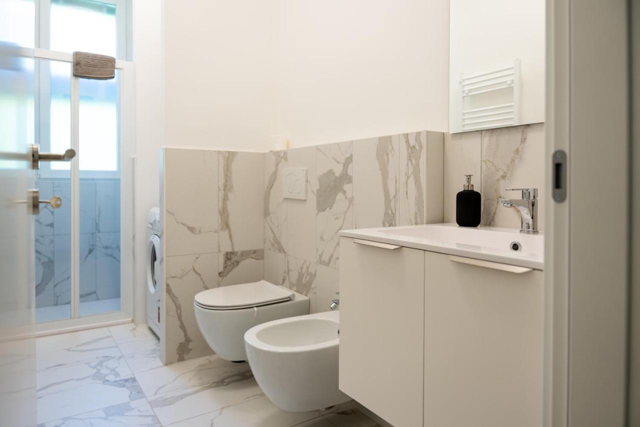 Апартаменты 15Min Metro Duomo - Rho Fiera - Skyscraper Kitchen Милан Экстерьер фото