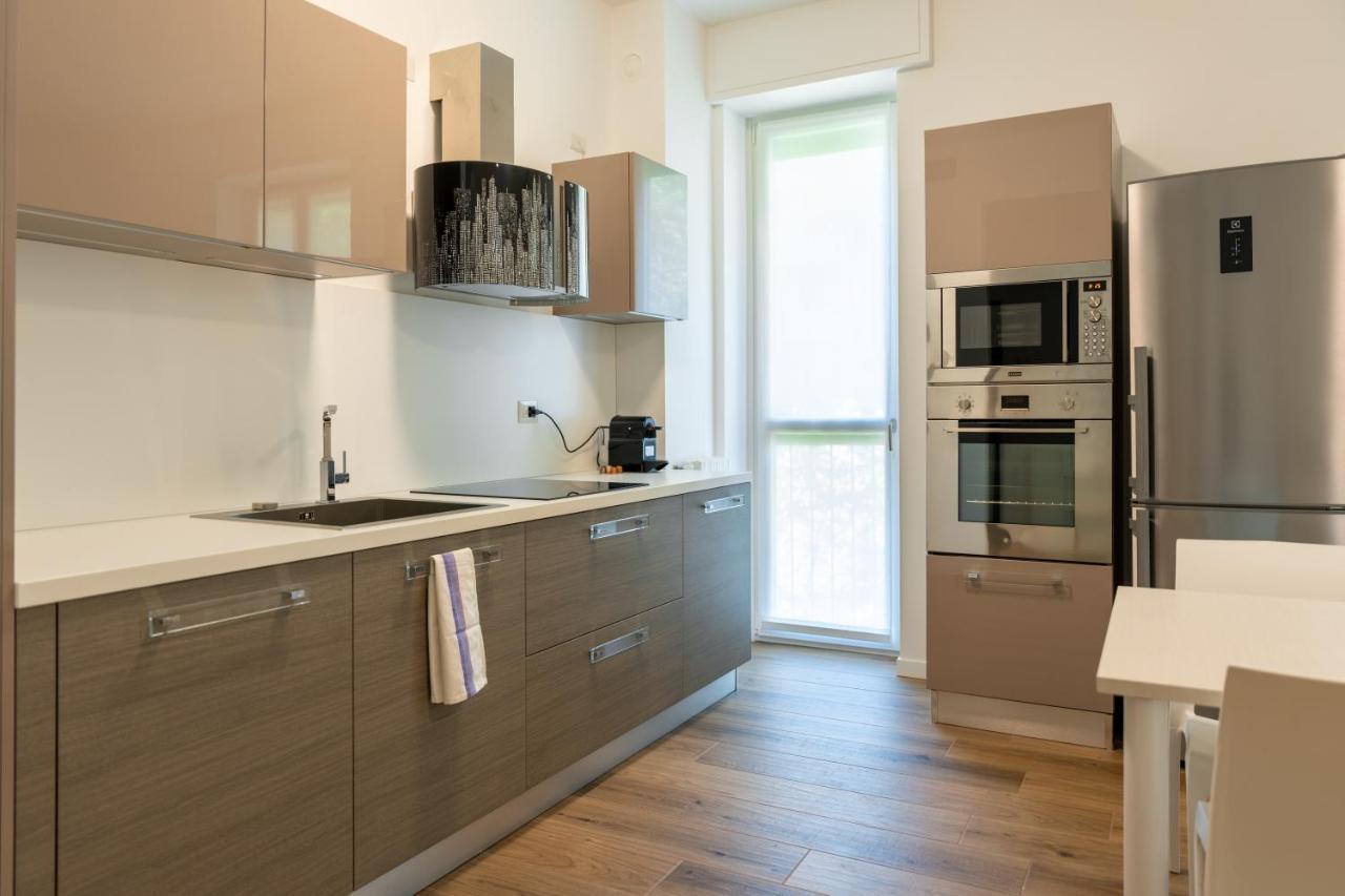 Апартаменты 15Min Metro Duomo - Rho Fiera - Skyscraper Kitchen Милан Экстерьер фото
