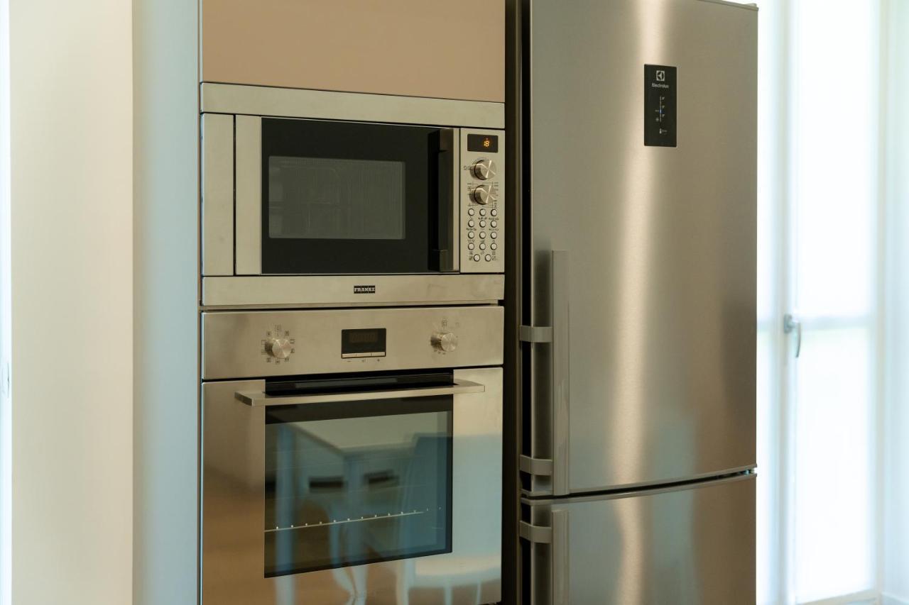Апартаменты 15Min Metro Duomo - Rho Fiera - Skyscraper Kitchen Милан Экстерьер фото